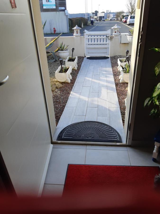 Chambre Lit Double Dans Pavillon , Chez Lilyanne Tonnay-Charente Екстериор снимка